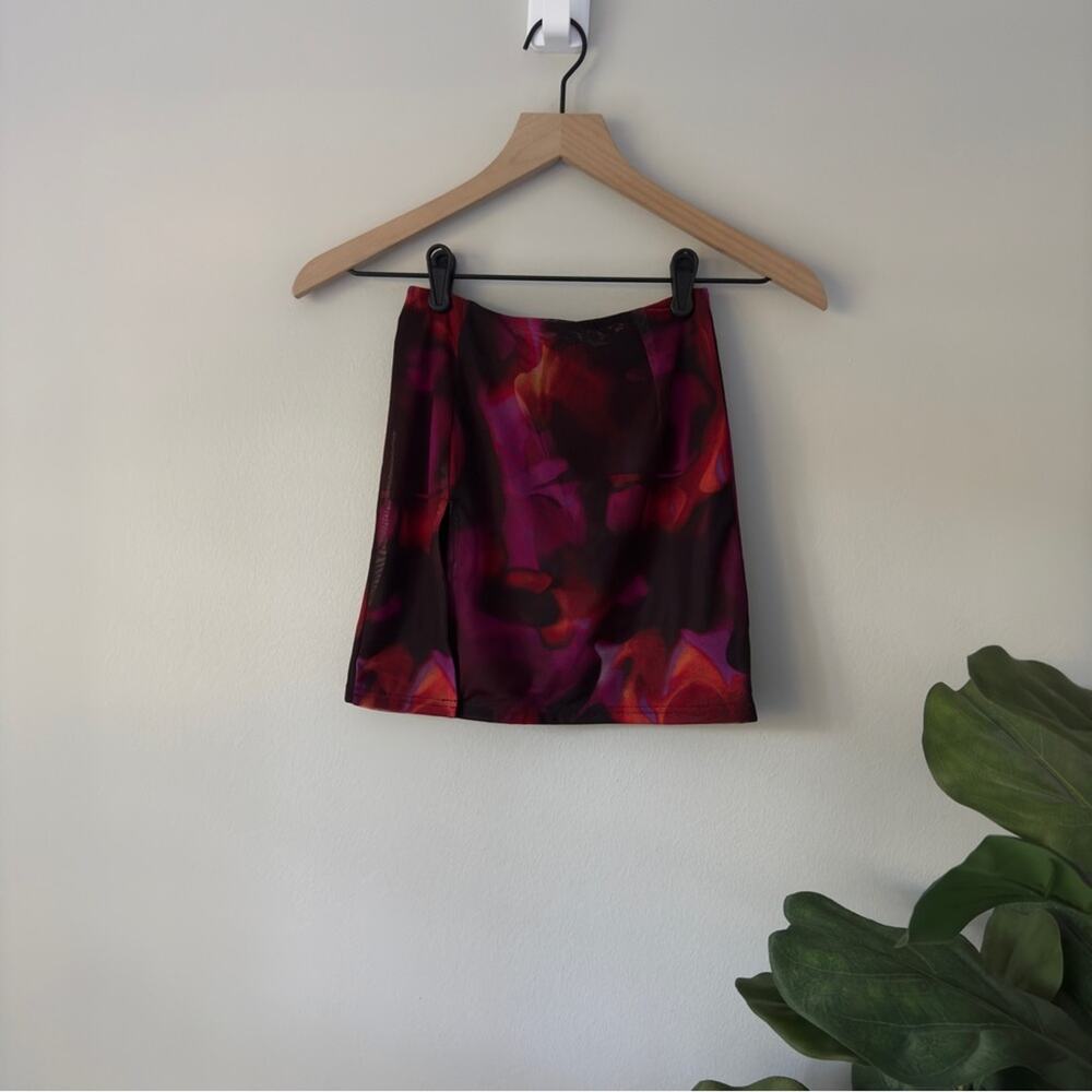 White Fox Boutique Black Multicolor Abstract Mini Skirt